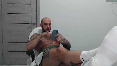 Snapshot of maxi_foxxx chatting on May 2026 08:19:02 AM Maximus Fox online show from May 2026 08:19:02 AM