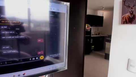 Snapshot of maxi_styles chatting on February 2025 08:33:02 PM Alex online show from February 2025 08:33:02 PM