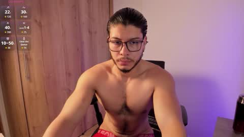 Snapshot of maxifit_ chatting on November 2025 10:03:01 AM Mikael online show from November 2025 10:03:01 AM