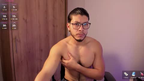 Snapshot of maxifit_ chatting on November 2025 09:53:01 AM Mikael online show from November 2025 09:53:01 AM