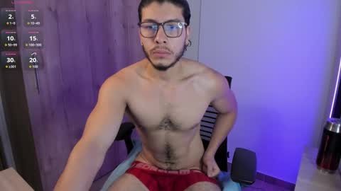 Snapshot of maxifit_ chatting on November 2025 09:20:01 AM Mikael online show from November 2025 09:20:01 AM