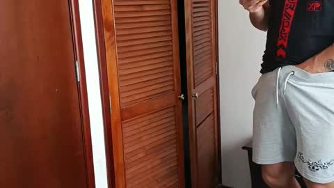 Snapshot of maxiiboy_rifle chatting on June 2026 05:46:01 PM Silence and enjoy online show from June 2026 05:46:01 PM