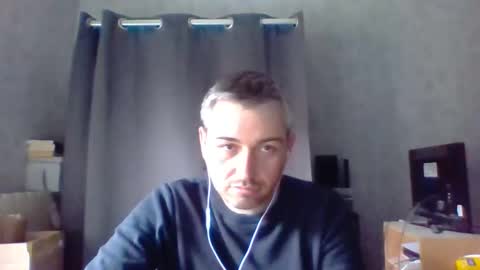 Snapshot of maximefrxx chatting on February 2026 03:35:02 PM Maxime online show from February 2026 03:35:02 PM