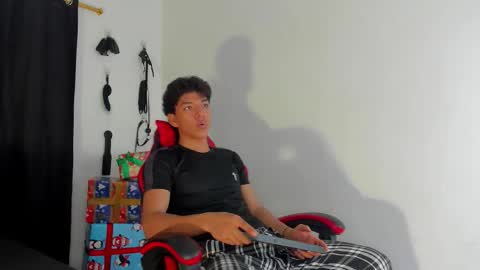 Maximiliano online show from December 2025 07:51:01 PM