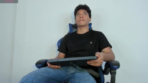 Maximiliano online show from March 2026 07:39:01 PM