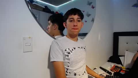 Snapshot of maximo_and_isa chatting on November 2025 09:42:02 AM -- maximo and isa -- online show from November 2025 09:42:02 AM