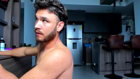 maximo_and_marcelo online show from October 2025 11:58:02 AM