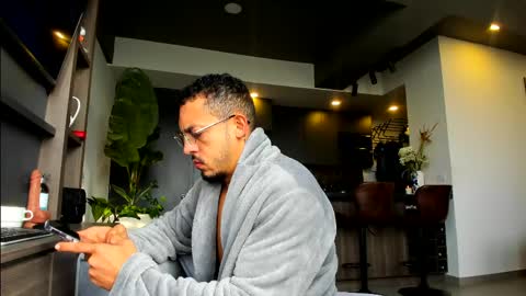 Snapshot of maximo_and_marcelo chatting on March 2026 12:10:02 PM maximo_and_marcelo online show from March 2026 12:10:02 PM