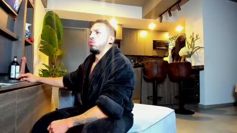 Snapshot of maximo_and_marcelo chatting on March 2026 02:12:01 AM maximo_and_marcelo online show from March 2026 02:12:01 AM