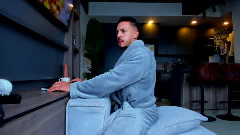 Snapshot of maximo_and_marcelo chatting on April 2026 12:00:02 PM maximo_and_marcelo online show from April 2026 12:00:02 PM