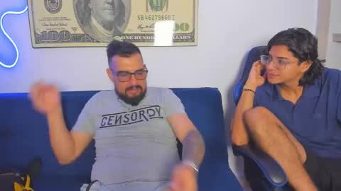 maximo_garcia75 online show from December 2025 06:06:01 PM