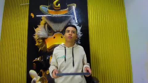 maximo_grayt_ online show from May 2026 12:10:02 PM