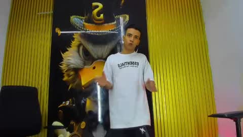 maximo_grayt_ online show from May 2026 12:11:01 PM