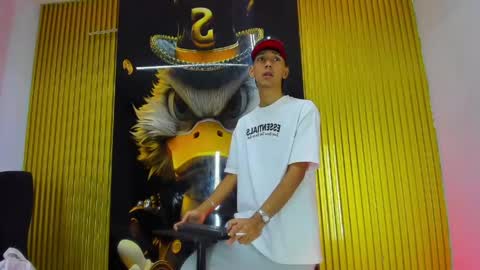 maximo_grayt_ online show from May 2026 04:04:02 PM