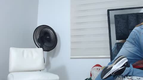 Snapshot of maximo_sebastian chatting on December 2024 12:16:01 AM Maximo Sebastian online show from December 2024 12:16:01 AM