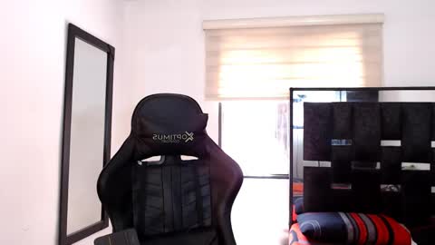 Snapshot of maximo_sebastian chatting on May 2026 06:16:02 PM Maximo Sebastian online show from May 2026 06:16:02 PM