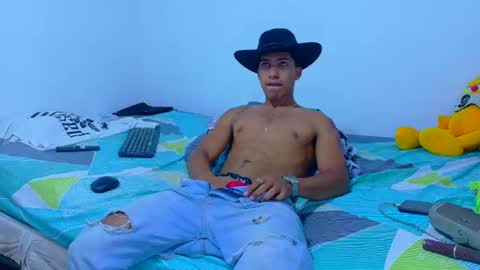 Maximo Aron Vega online show from April 2026 09:05:01 PM