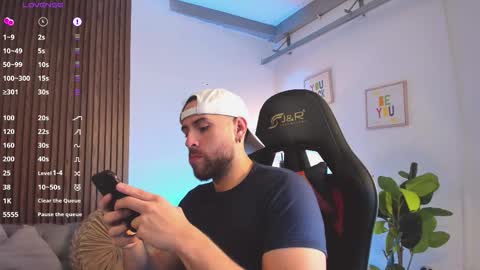 Maximo Wolf online show from February 2026 07:59:01 PM