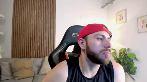 Snapshot of maximo_wolf1 chatting on June 2026 08:58:01 PM Maximo Wolf online show from June 2026 08:58:01 PM