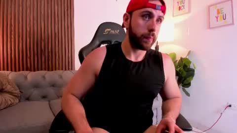 Snapshot of maximo_wolf1 chatting on June 2026 09:48:02 PM Maximo Wolf online show from June 2026 09:48:02 PM