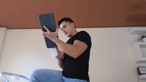 Sebastian online show from January 2025 05:19:01 PM