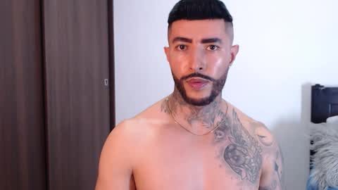 Independent Model online show from January 2025 06:01:02 AM