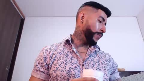 Independent Model online show from February 2025 02:18:01 AM