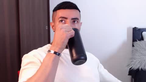 Independent Model online show from March 2025 03:29:02 AM