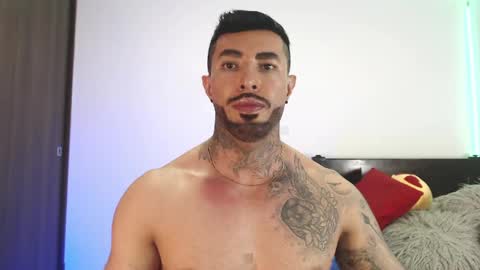 Independent Model online show from April 2026 03:51:01 AM