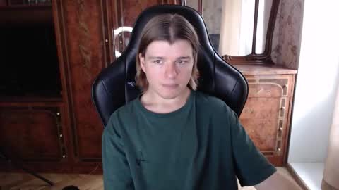 Snapshot of maxplay18 chatting on October 2025 10:14:01 AM Max online show from October 2025 10:14:01 AM