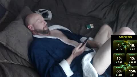 Snapshot of maxrouger chatting on March 2026 05:19:01 AM MaxRouger online show from March 2026 05:19:01 AM