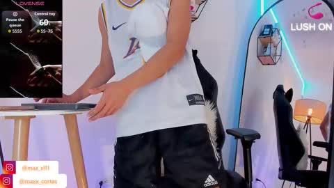 Snapshot of maxx_cortes chatting on October 2025 11:57:02 PM maxx_cortes online show from October 2025 11:57:02 PM