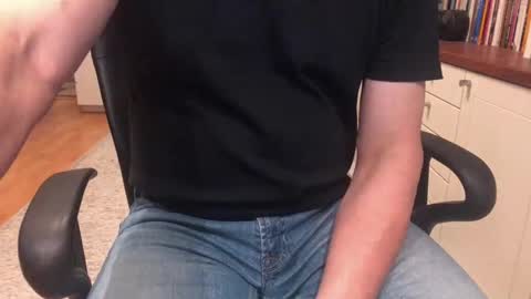 Max online show from October 2025 06:23:02 AM