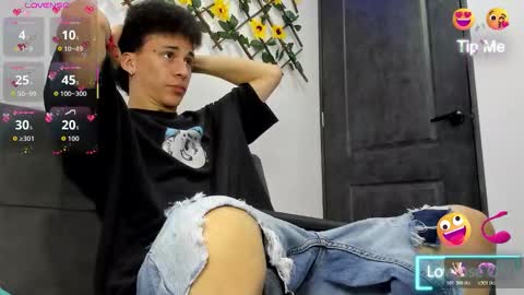 Snapshot of maxxx_bigcock chatting on February 2026 03:27:01 AM Max online show from February 2026 03:27:01 AM