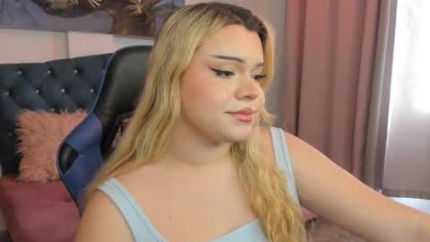 Maxine Minx online show from March 2025 01:24:02 PM