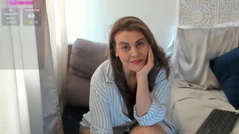 Victoria online show from November 2025 05:20:01 PM