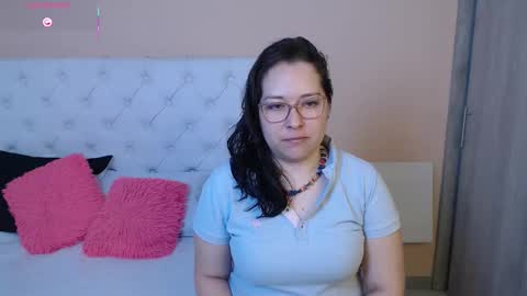 Snapshot of may_bloom chatting on January 2026 07:08:01 PM May online show from January 2026 07:08:01 PM