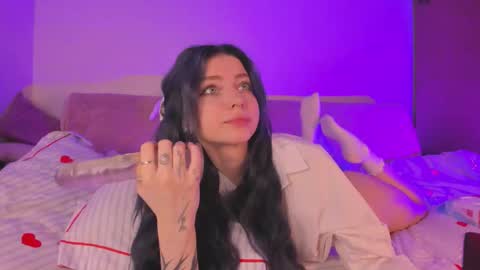 May online show from November 2025 06:11:02 AM