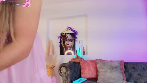 may_wood online show from November 2025 11:43:02 AM