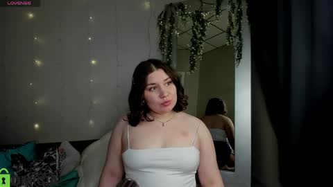 Snapshot of maya_raay chatting on May 2026 01:02:02 AM Maya online show from May 2026 01:02:02 AM