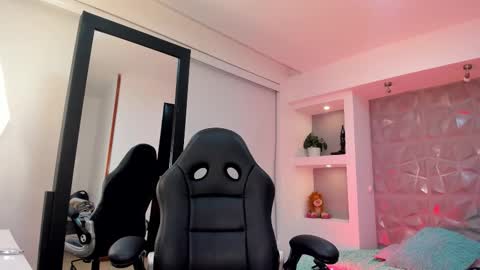 Maya online show from November 2025 05:08:02 AM