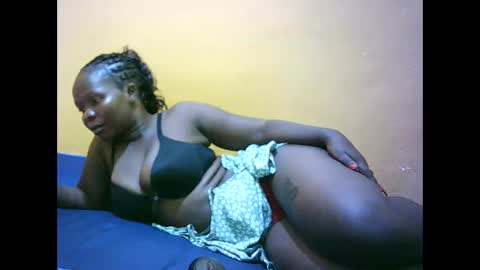 Snapshot of mayah_sexy chatting on March 2026 06:14:02 PM mayah_sexy online show from March 2026 06:14:02 PM