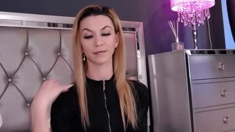 Snapshot of mayahales chatting on March 2026 12:22:01 PM Maya online show from March 2026 12:22:01 PM