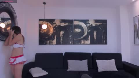 M A Y A    H O F F M A N online show from February 2026 11:15:02 AM