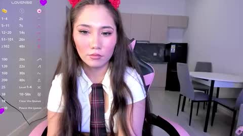 Mia online show from March 2026 02:32:01 PM