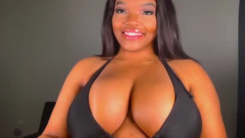 MayBabi online show from January 2025 12:11:02 PM