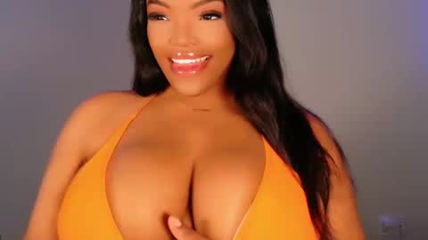 MayBabi online show from November 2025 12:15:02 PM