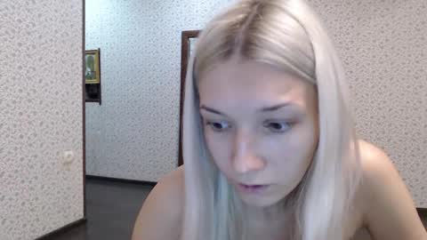 maybe_doll online show from October 2025 07:02:02 PM