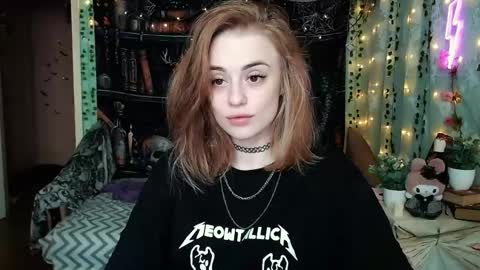 maybe_yours333 online show from April 2026 11:57:01 AM