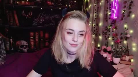 maybe_yours333 online show from August 2026 12:08:01 PM